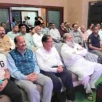 ऊर्जा मंत्री अनिल विज ने आज प्रधानमंत्री नरेंद्र मोदी का मन की बात कार्यक्रम शहर के प्रबुद्ध लोगों के बीच बैठकर देखा