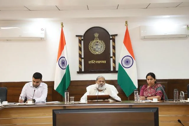 ऊर्जा विभाग की बैठक में विज ने योजनाओं के प्रभावी क्रियान्वयन के निर्देश दिए