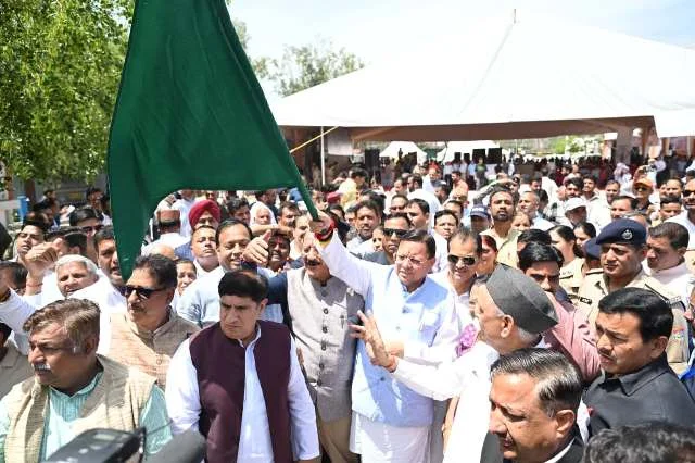 ऋषिकेश में सीएम धामी ने यात्रा व्यवस्था और स्वास्थ्य सुविधाओं की समीक्षा की