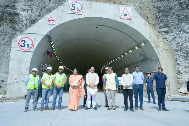 जवाड़ी बाईपास, सुरंग और संवेदनशील स्थलों का सीएम धामी ने किया निरीक्षण
