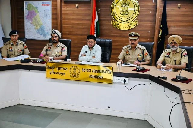 डॉ. रवजोत सिंह बोले—ईमानदारी और बिना दबाव के काम करें अधिकारी