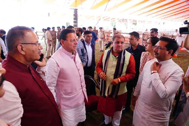 देहरादून में पीएम के कार्यक्रम हेतु व्यवस्थाओं की सीएम धामी ने समीक्षा की