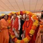 धार्मिक कार्यक्रम में शामिल होकर सीएम धामी ने संतों का किया सम्मान