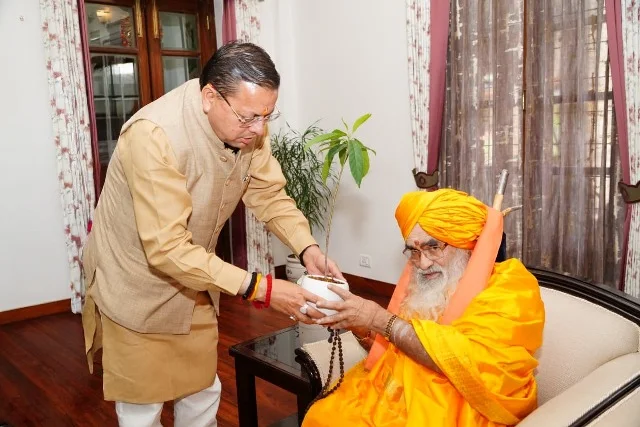 रावल से भेंट के दौरान केदारनाथ धाम के विकास कार्यों पर हुई चर्चा