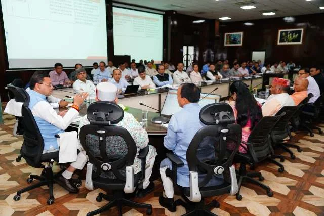 जनसमस्याओं के समाधान के लिए विभागों के बीच समन्वय बढ़ाने पर जोर