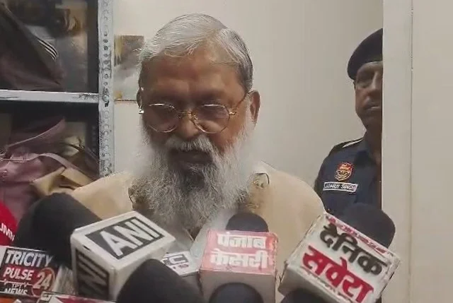 बिजली उपभोक्ताओं को बेहतर सेवा देने के लिए कॉल सेंटर व्यवस्था पर सरकार की नजर