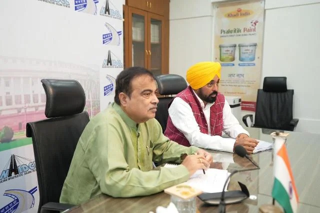 लंबे समय से अटकी सड़क परियोजनाओं को जल्द पूरा करने पर जोर - CM