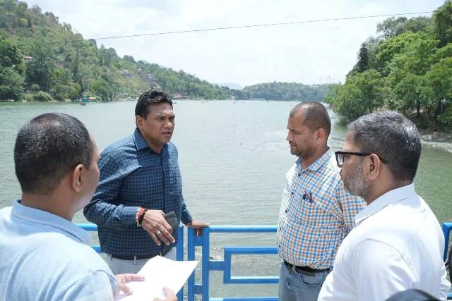 विकास और पर्यटन को बढ़ावा देने के लिए प्रस्तावित परियोजनाओं की प्रगति पर हुई समीक्षा