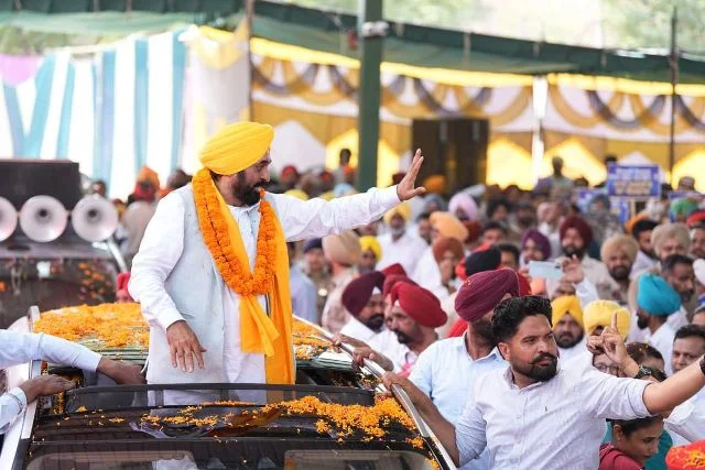 श्री दमदमा साहिब में माथा टेकने के बाद सीएम मान ने विपक्ष पर साधा निशाना