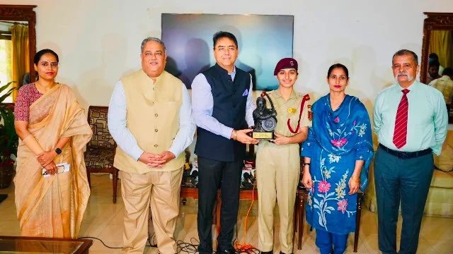 AFCAT और NDA में सफलता हासिल करने वाली कैडेटों को मिला सम्मान और प्रोत्साहन