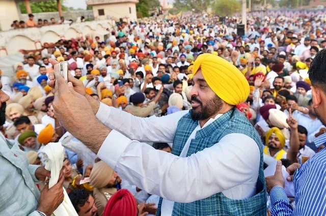 धार्मिक आस्था के सम्मान और दोषियों के खिलाफ सख्त कार्रवाई के लिए सरकार प्रतिबद्ध मान