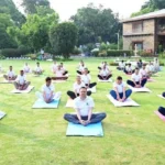 निरोगी जीवन और मानसिक संतुलन के लिए योग को अपनाने की अपील