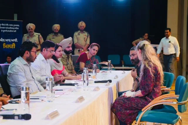 निर्धारित समय सीमा के आधार पर निपटाए जाएंगे NRI मामलों के प्रकरण मंत्री