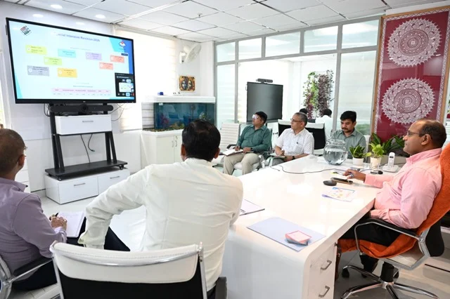 बेहतर प्रदर्शन करने वाले जनपदों की सराहना, पिछड़े जिलों को सुधार के निर्देश