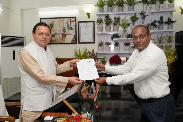मुख्यमंत्री धामी ने निर्वाचन प्रक्रिया को मजबूत बनाने वाले अभियान का किया समर्थन