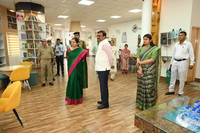 राजकीय विद्यालय और स्टेडियम निरीक्षण के दौरान अधिकारियों को दिए आवश्यक दिशा-निर्देश