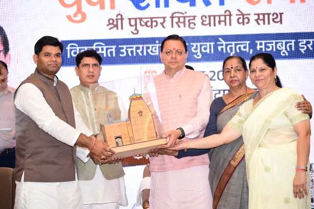 रुड़की में मुख्यमंत्री का युवाओं से संवाद