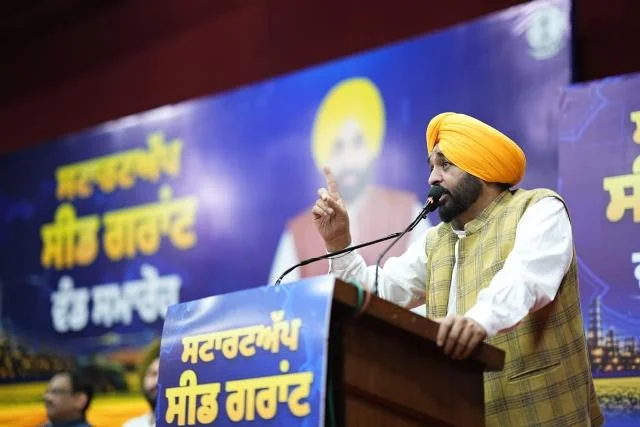 स्टार्टअप्स के माध्यम से रोजगार और आर्थिक विकास को नई गति देने पर सरकार का जोर