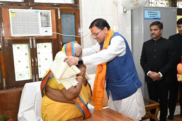 हरिद्वार में गायत्री परिवार की अधिष्ठात्री से मिले जे.पी. नड्डा और मुख्यमंत्री धामी