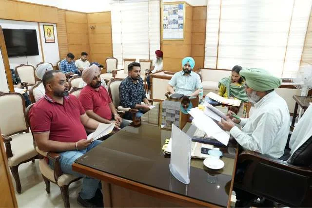 कर्मचारी हितों को प्राथमिकता, कैबिनेट उप-समिति ने यूनियनों के साथ बैठक की