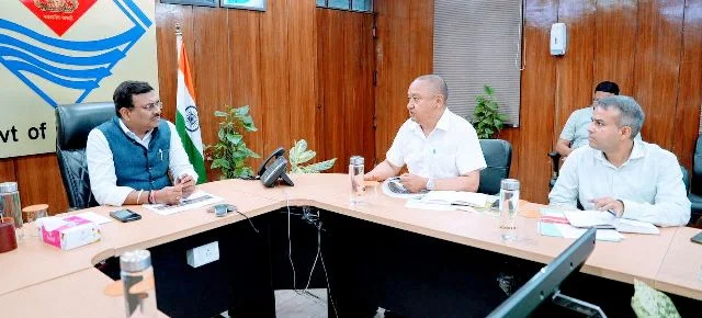 चारधाम पुनर्विकास परियोजनाओं में तेजी लाने के लिए CS ने की प्रगति समीक्षा बैठक