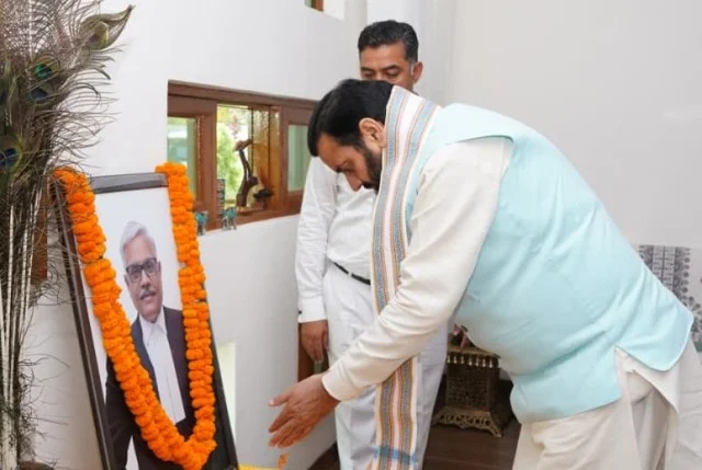 मुख्यमंत्री सैनी ने दिवंगत न्यायमूर्ति महाबीर सिंह सिंधु को श्रद्धापूर्वक किया नमन